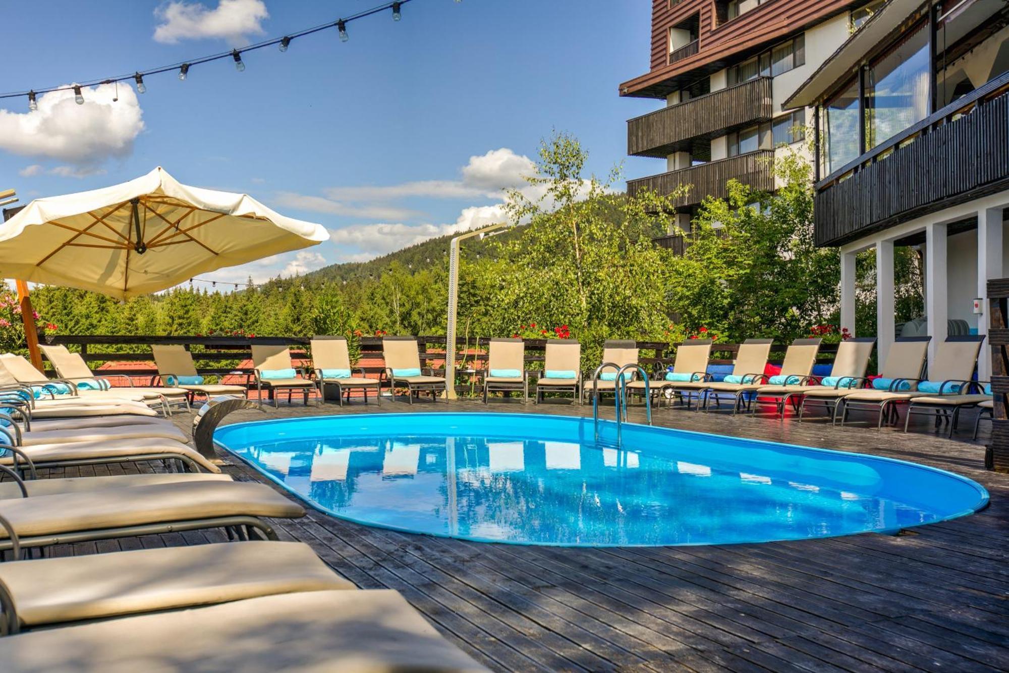 Alpin Aparthotel 2302 Пояна Брашов Екстериор снимка