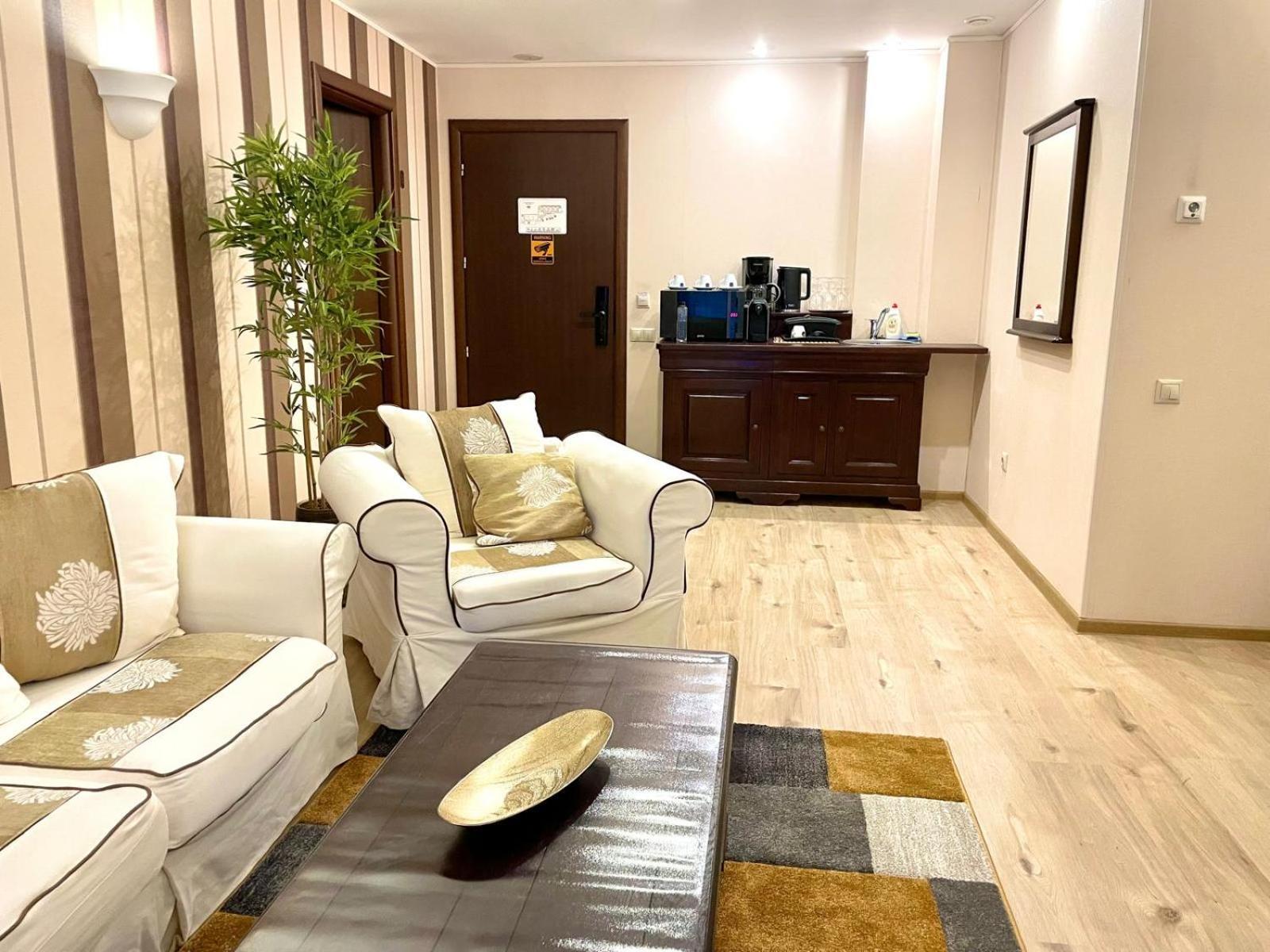Alpin Aparthotel 2302 Пояна Брашов Екстериор снимка