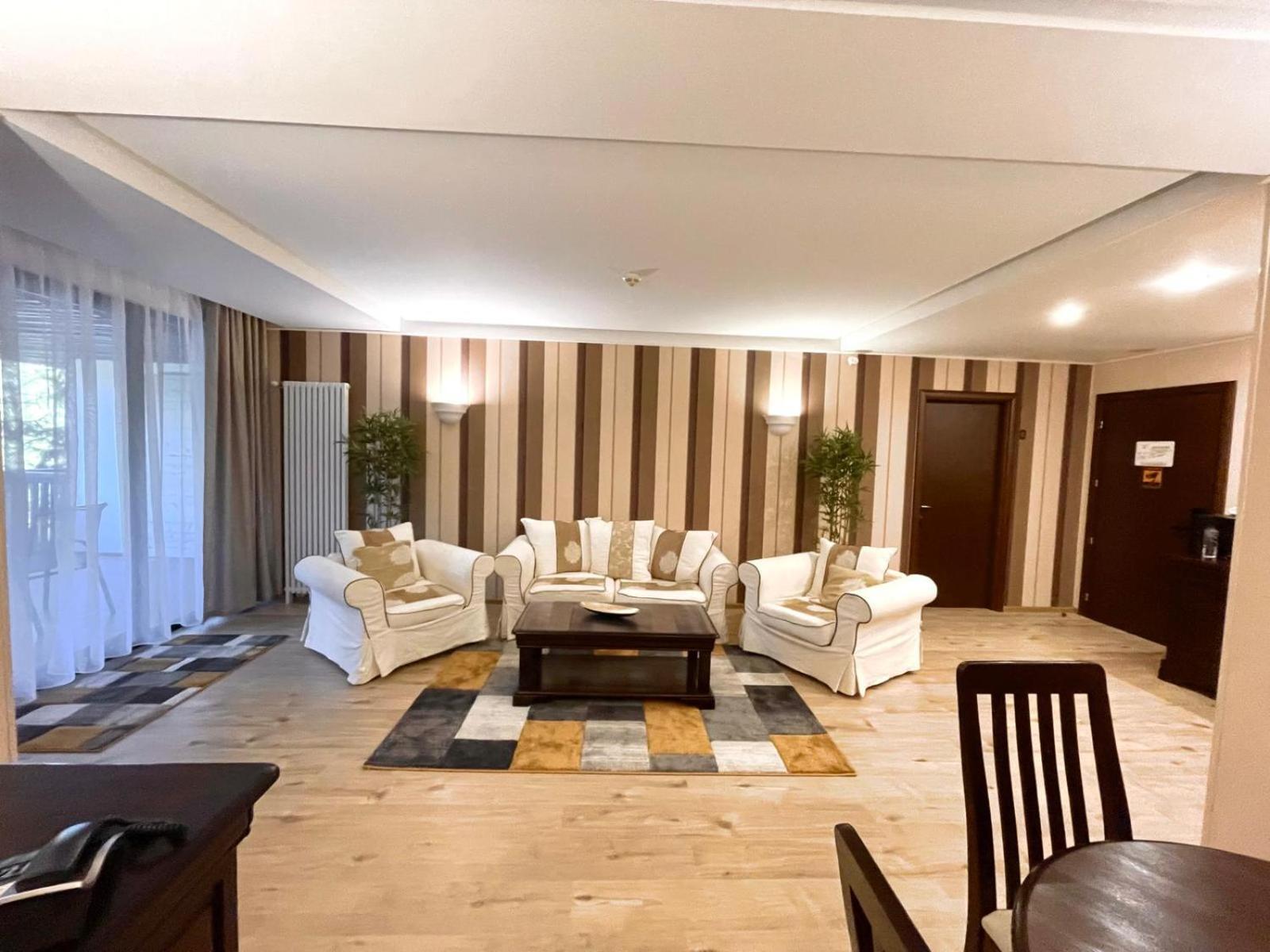 Alpin Aparthotel 2302 Пояна Брашов Екстериор снимка