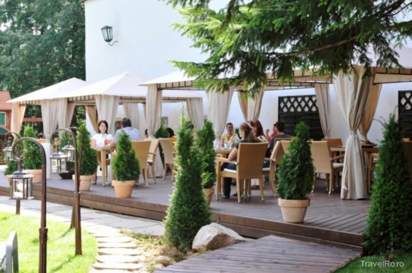 Alpin Aparthotel 2302 Пояна Брашов Екстериор снимка