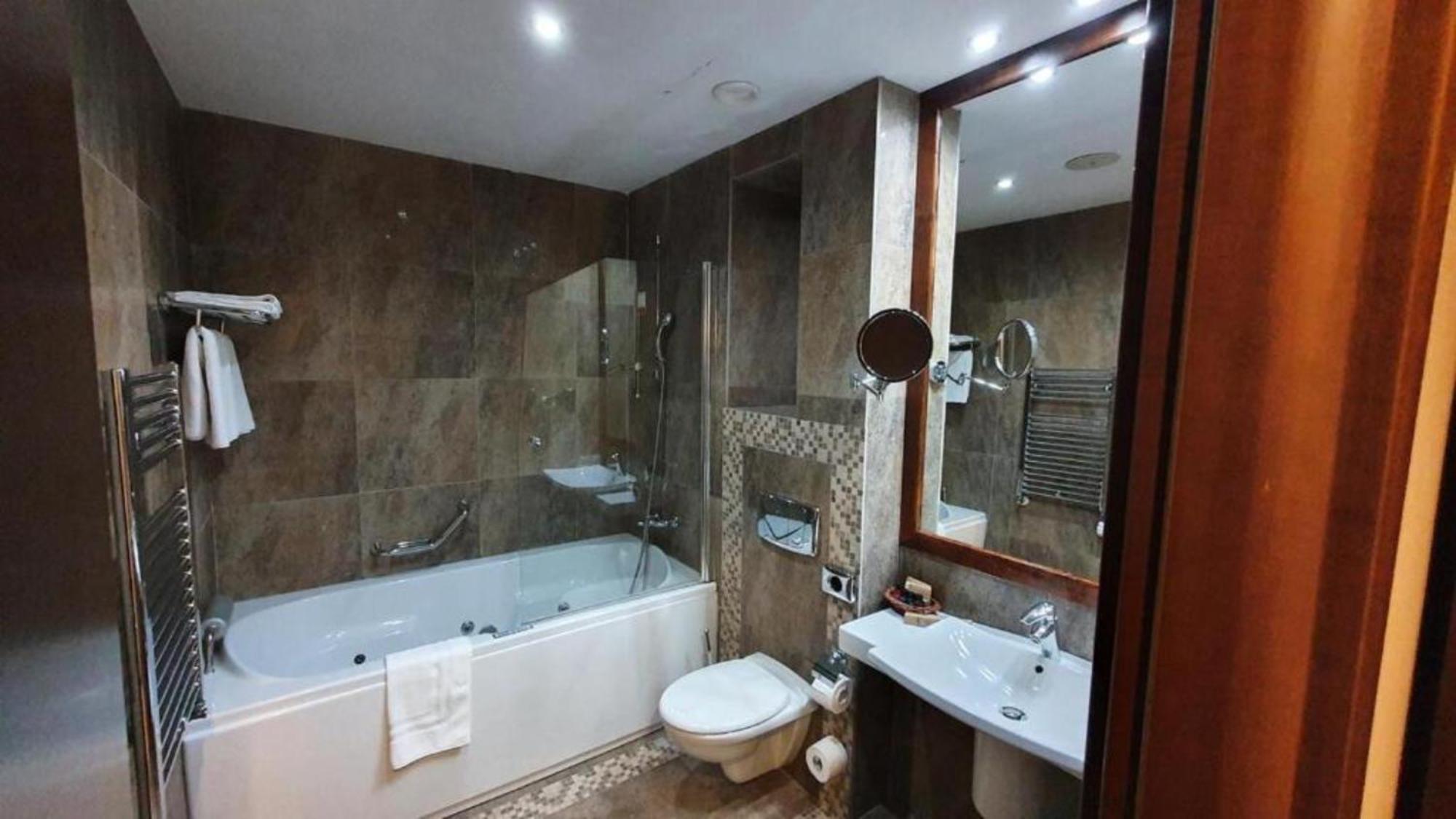 Alpin Aparthotel 2302 Пояна Брашов Екстериор снимка